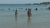 Sardegna, nuota e viene travolta dal barchino dei clandestini