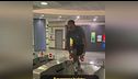 In un video saltava i tornelli e non pagava il metro, "è pericoloso"