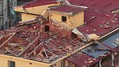 Alberi caduti, tetti scoperchiati, 10 mila auto danneggiate