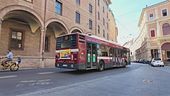 Emilia Romagna, via l'abbonamento ai bus per i poveri, sì ai migranti