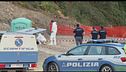 La poliziotta, "non puoi buttarti", l'assassino, "sparami"