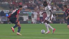 Serie A, Genoa travolto, Como primo per una notte