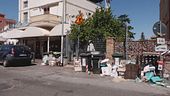 Roma, la borgata Finocchio contro i minimarket bangladesi