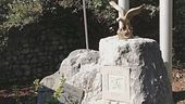 A Pordenone rubata l'aquila sul cippo della Bastia del castello