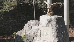 A Pordenone rubata l'aquila sul cippo della Bastia del castello