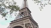 "Niente donne sulla Torre Eiffel", passa il diktat degli induisti