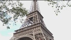 "Niente donne sulla Torre Eiffel", passa il diktat degli induisti