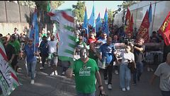 Sciopero di 24 ore e blocco delle strade contro i licenziamenti