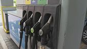 Da lunedì l'Eni mette un "tetto" al prezzo dei carburanti
