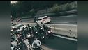Ha bloccato la tangenziale Milano-Meda per girare un videoclip