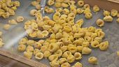 Bologna, 1 kg di tortellini a 59 euro? Macchè, ora sono a 72!