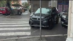 Un'auto nera dello stesso modello rubata e le tracce dei cellulari
