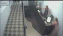 Mangia a sbafo nei ristoranti, dorme negli hotel, fugge sempre