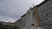 Rimosso un tumore, una notte tranquilla per il Papa