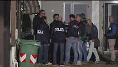 Marito e moglie decapitati in casa, orrore e choc a Mirandola