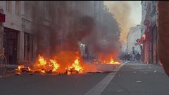 Ancora disordini in Francia, bloccato l'accesso al Louvre