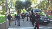Roma, lo Stato issa la sua bandiera nel fortino della droga