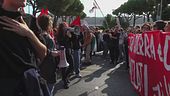 Il venerdì di protesta, a Milano occupata la Tangenziale Est