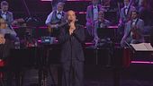 Eros Ramazzotti in "Una storia importante"