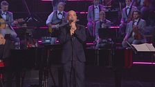 Eros Ramazzotti in "Una storia importante"