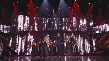 Gigi D'Alessio in "Rosa e lacrime"