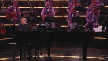 Gigi D'Alessio in "Ti ha detto mai"