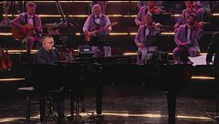 Gigi D'Alessio in "Ti ha detto mai"