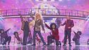 Gigi D'Alessio, Vanessa Incontrada, Paolo Bonolis e Luca Laurenti in "Bucatini disco dance"