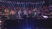 Gigi D'Alessio e Geolier in "Senza Tuccà"