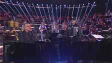 Gigi D'Alessio e Geolier in "Senza Tuccà"