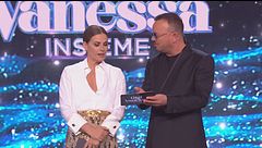Gigi D'Alessio e la lezione di conduzione di Vanessa Incontrada