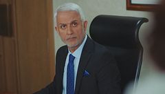 Tensione tra Halit e Sahika