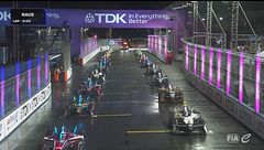 La Gara 2 di Tokyo parte con la safety car