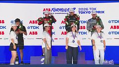 Il podio della Gara 2 a Tokyo