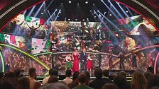 Vanessa Incontrada e Claudio Bisio: "L'Inno d'Italia"