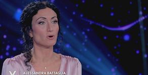 Alessandra Battaglia: "Io e mia madre picchiate e maltrattate da mio padre"
