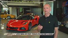 A bordo di Lotus Emira 420 Sport, supercar stabile e reattiva