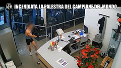 GOLIA: Incendiata la palestra del campione del mondo