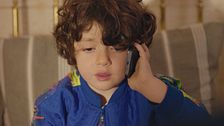 Alya e la telefonata di Deniz
