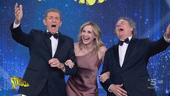 Lorella Cuccarini canta "Vattene amore"