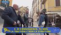 «Devi stare zitta e camminare»: a Milano l'esperimento sociale di Staffelli