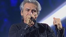 Luciano Ligabue in "La musica che gira intorno"