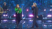 Luciano Ligabue e Emma in "Quella che non sei"