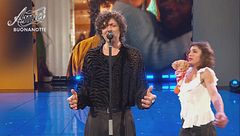 Ermal Meta canta ''Stella stellina'' - 25 aprile