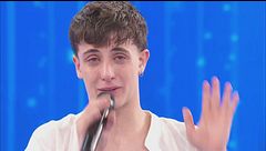 Emiliano lascia la Finale di Amici