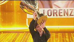 Lorenzo vince Amici25