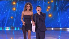Max Giusti e Samira in "Su di noi"
