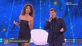 Max Giusti e Samira in "Felicità"