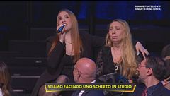 Lo scherzo a Gabriella: i tre telefoni