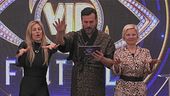 Il pubblico da casa ha scelto una penitenza per alcuni VIP